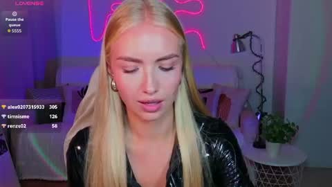 TessaHamilton online show from August 13, 4:21 pm