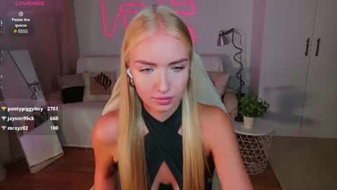 TessaHamilton online show from August 14, 3:37 pm