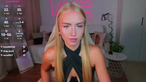 TessaHamilton online show from August 15, 2:43 pm