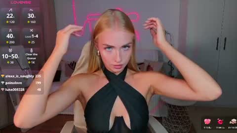 TessaHamilton online show from August 15, 3:38 pm