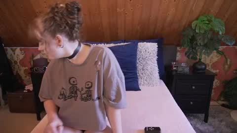 Tessa online show from May 18, 3:45 pm