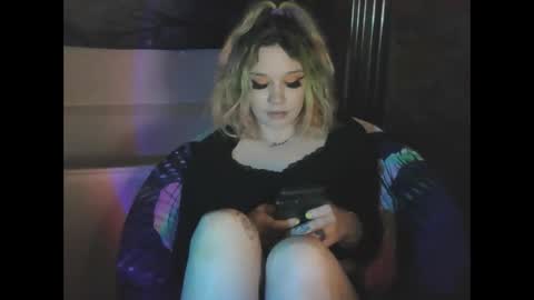 TEXASGIRLLLL online show from May 17, 11:22 am