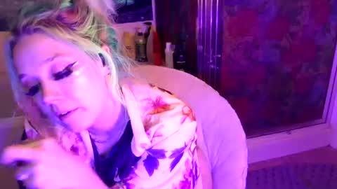 TEXASGIRLLLL online show from July 17, 5:02 pm