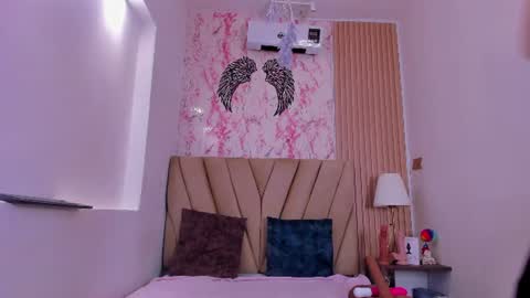 Sweet Thais  online show from August 7, 9:59 pm