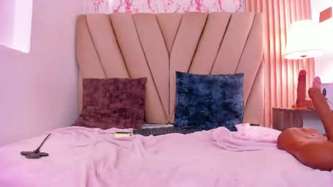 Sweet Thais  online show from August 8, 12:11 am