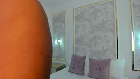 thalia_smielle online show from August 7, 6:13 am