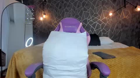 THALIRA ANGELS online show from August 7, 7:03 pm