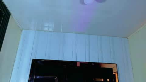 thamara_roberts online show from August 15, 12:03 am