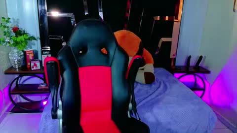 thamara_roberts online show from August 15, 3:21 am