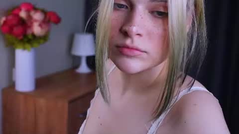 Katty----meow meow  online show from August 8, 1:33 pm