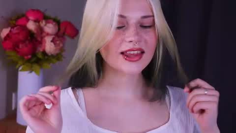 Katty----meow meow  online show from August 10, 7:54 am
