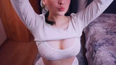 Katty----meow meow  online show from August 11, 1:24 pm