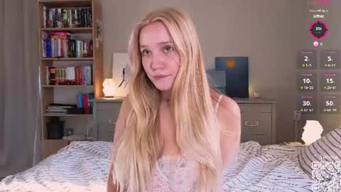 Alice online show from August 6, 3:00 pm