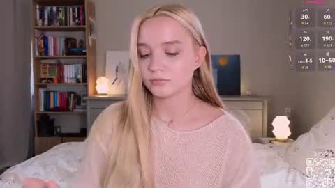 Alice online show from August 14, 1:04 pm