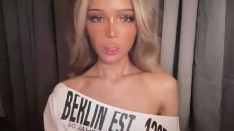 Bella kiss online show from July 24, 4:59 am