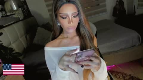 Bella kiss online show from July 28, 6:30 am