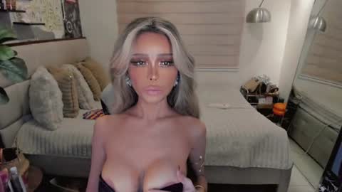 Bella kiss online show from August 16, 7:34 am