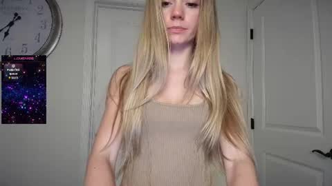 the_hotties online show from August 1, 12:38 am