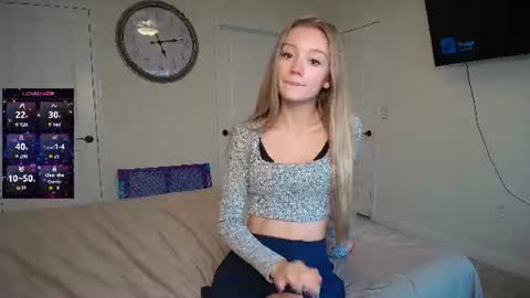 the_hotties online show from August 3, 11:12 pm