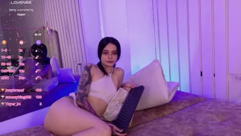 Alice and Bella online show from March 30, 8:38 pm