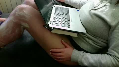 Stephan 34  Cassandra 25 online show from April 8, 10:07 pm