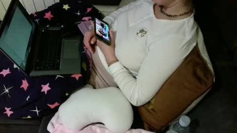 Stephan 34  Cassandra 25 online show from April 12, 8:44 pm