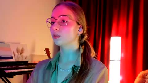 Ally   online show from August 14, 1:09 am