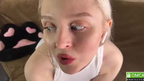 Alice online show from August 13, 11:52 pm