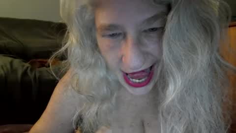 The Arctic Milf online show from July 19, 5:37 pm