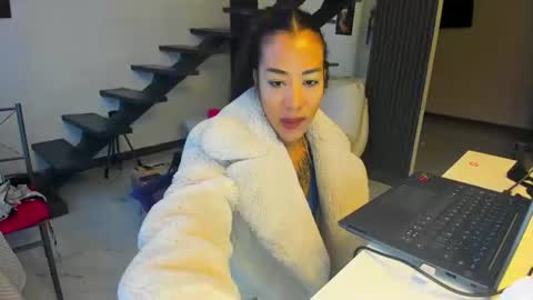 thebadwolf818 online show from July 25, 11:25 am