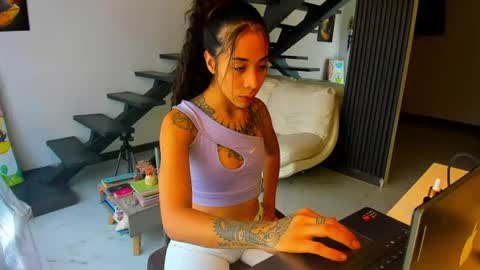 thebadwolf818 online show from July 29, 5:20 pm