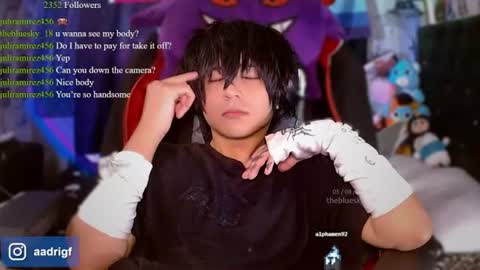 thebluesky_18 online show from August 5, 1:42 pm