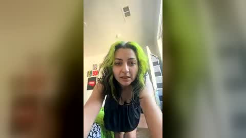 thebrattybelle99 online show from June 12, 9:55 pm
