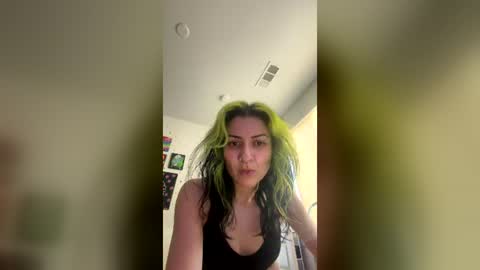 thebrattybelle99 online show from June 12, 11:01 pm