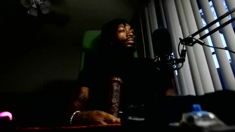 IXMCOUPLE444 online show from May 16, 2:33 am