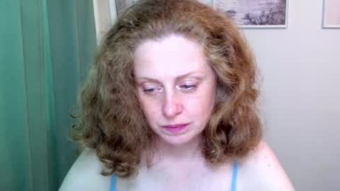 Ella online show from July 28, 9:15 am