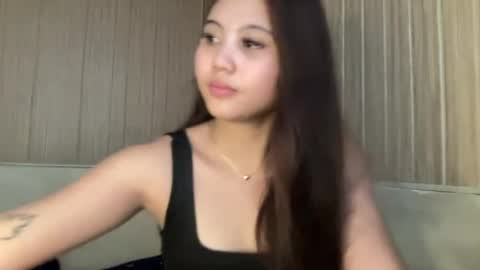 thelifeof_kiara online show from August 14, 7:34 am