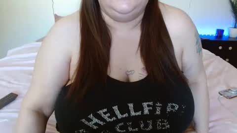 im on randomly so follow to know when im online online show from April 24, 1:42 am