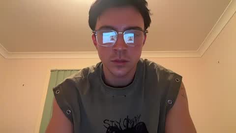 theone206724 online show from August 8, 8:58 am