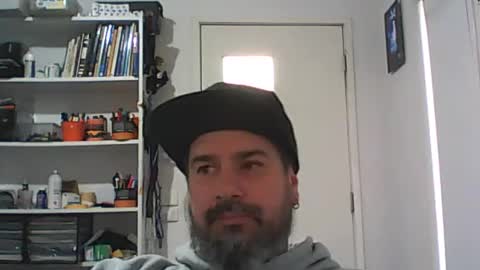 aussiebeard online show from June 22, 2:01 am