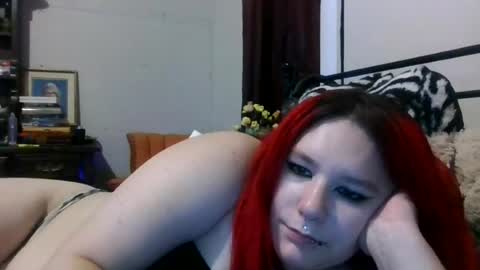 thered_scarlett online show from July 8, 3:21 am