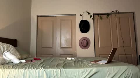 thescarlettlane online show from July 21, 1:53 am