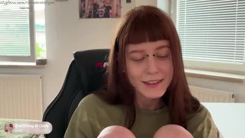 Lisa                                           online show from June 5, 2:55 pm