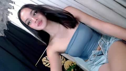 hi follow me its GITTER  online show from August 5, 4:43 am