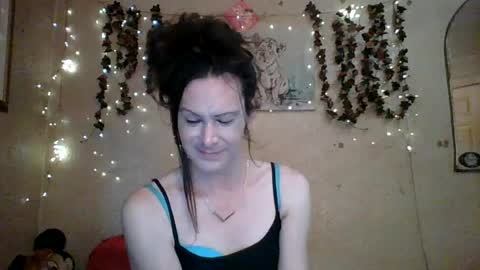 sillymillie0 online show from August 12, 11:40 pm