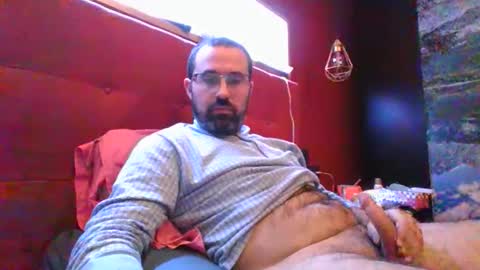 Carlos1990 online show from April 2, 1:35 am