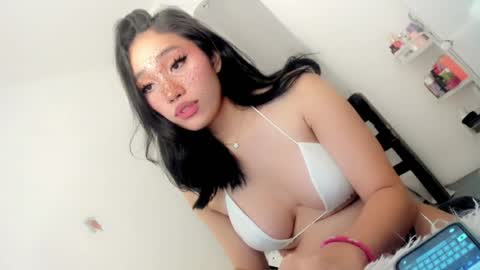 stella online show from August 8, 4:51 pm