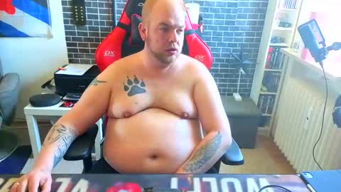 PupWolfy online show from April 23, 11:36 am