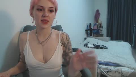 theysaidimcute online show from April 24, 11:43 pm