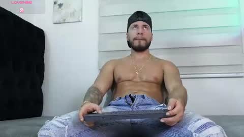 Thiago online show from August 12, 5:21 am